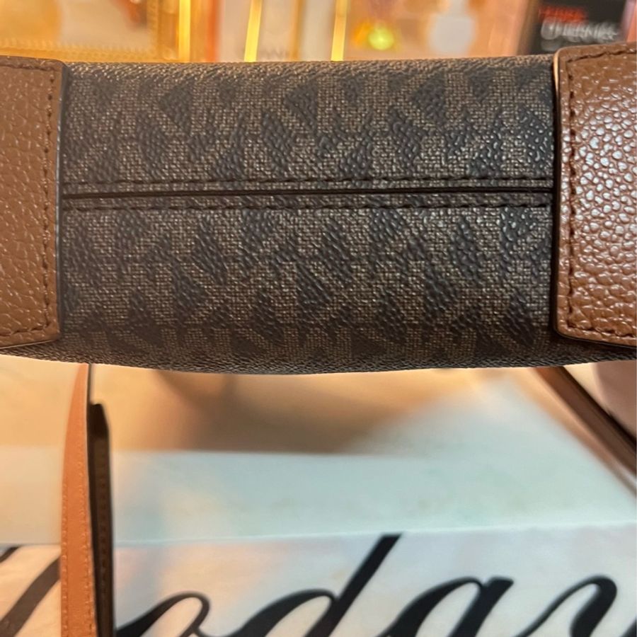 Michael Kors 琴譜包+零錢包。手提斜背兩用包 焦糖色-15