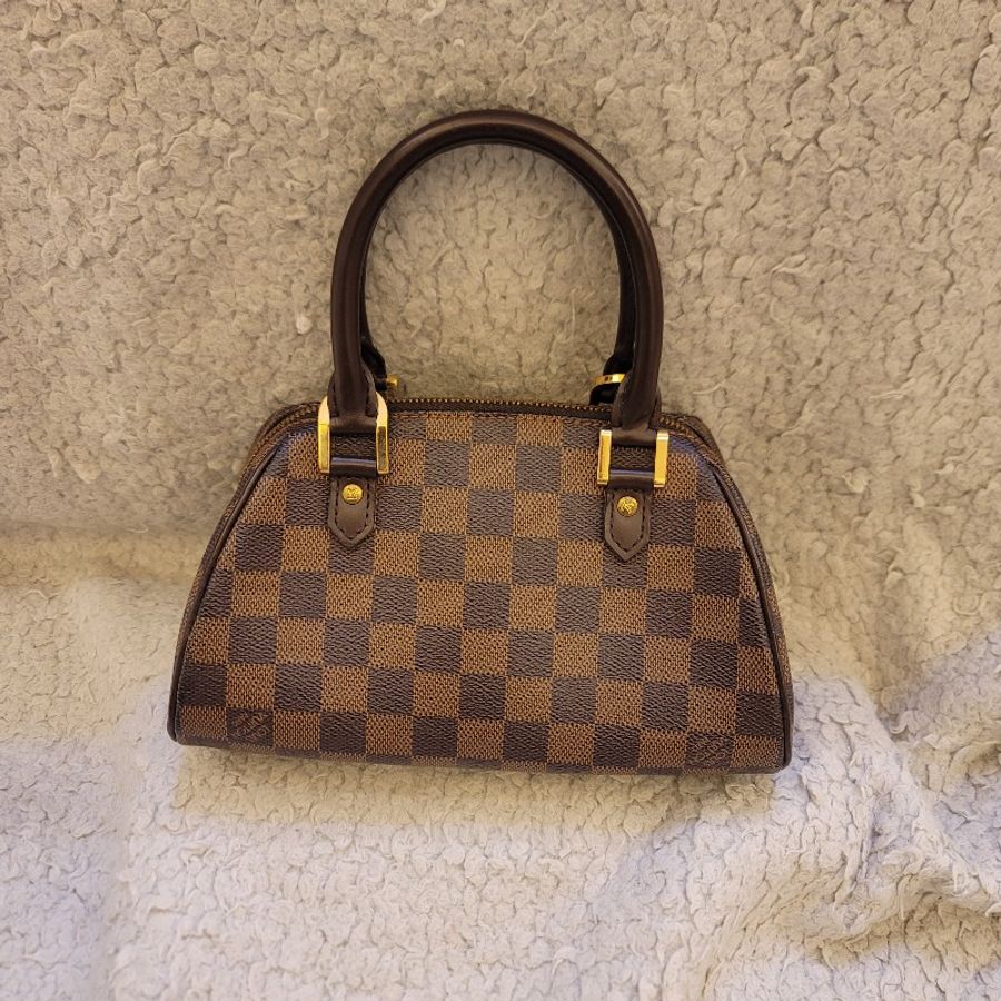 LV 棋盤格小元寶 元寶包 手提包-0