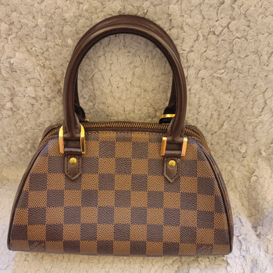 LV 棋盤格小元寶 元寶包 手提包-6