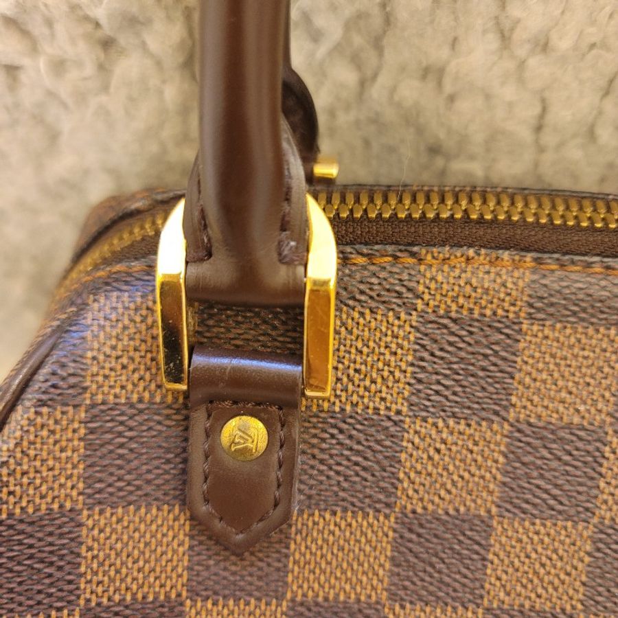 LV 棋盤格小元寶 元寶包 手提包-9