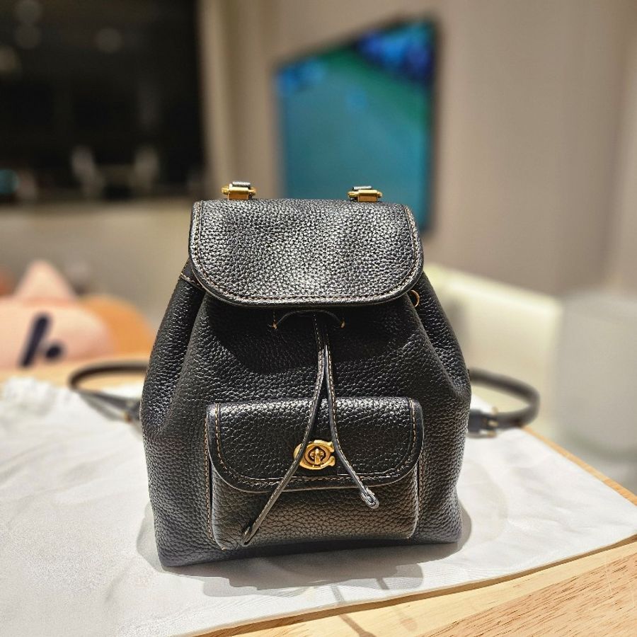 COACH RIYA 21素面荔枝紋皮革抽繩束口手提/後背兩用包-黑色-0