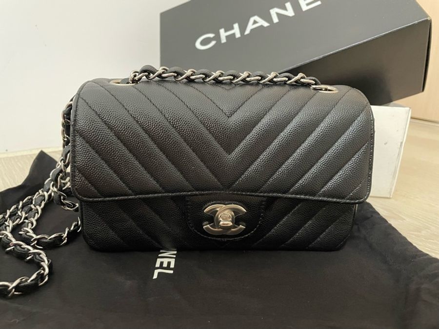Chanel CF20山形紋荔枝皮 經典黑銀款-7