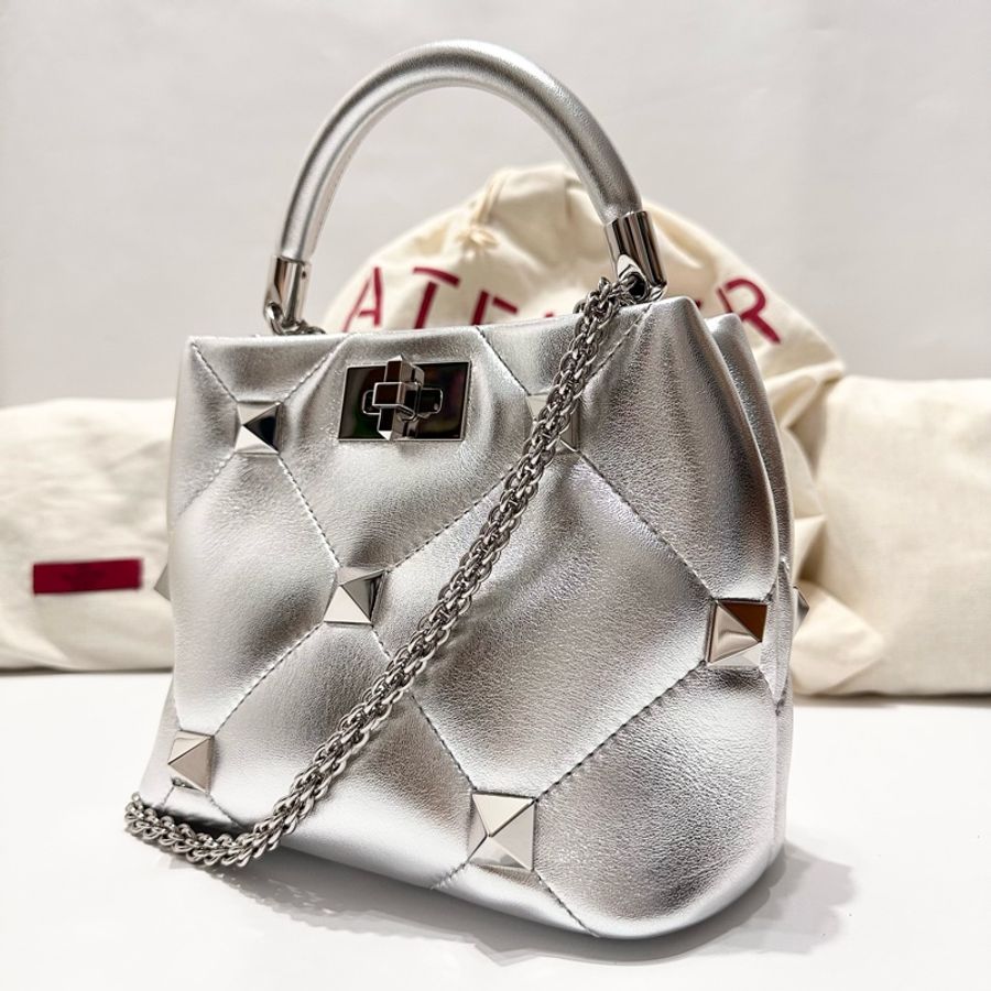 Roman Stud 銀色絎縫皮革羅馬鉚釘手提包-1