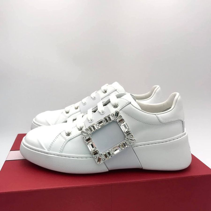 🎉新品好折扣✨Roger Vivier 女款 Viv Skate Strass 水晶方釦軟皮運動鞋 EU 35/35.5/36/36.5/37/37.5/38/38.5-7