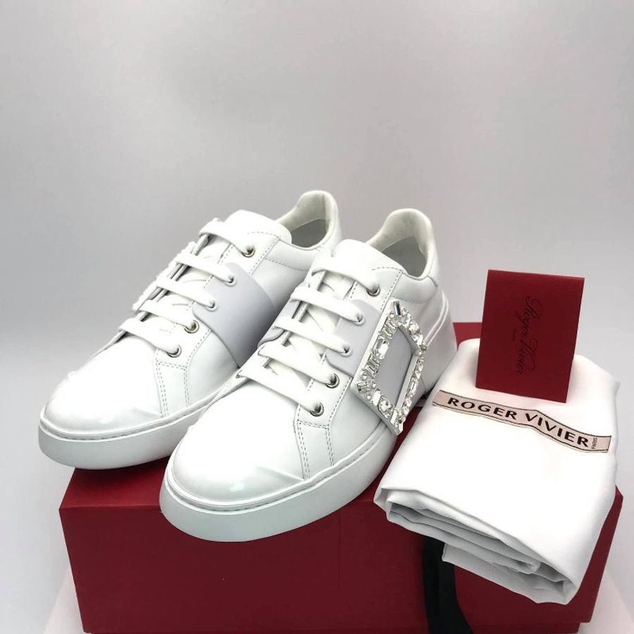 🎉新品好折扣✨Roger Vivier 女款 Viv Skate Strass 水晶方釦軟皮運動鞋 EU 35/35.5/36/36.5/37/37.5/38/38.5-12