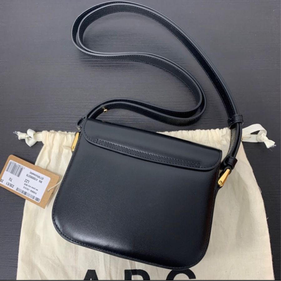 全新APC Grace mini shoulder bag (黑)-4