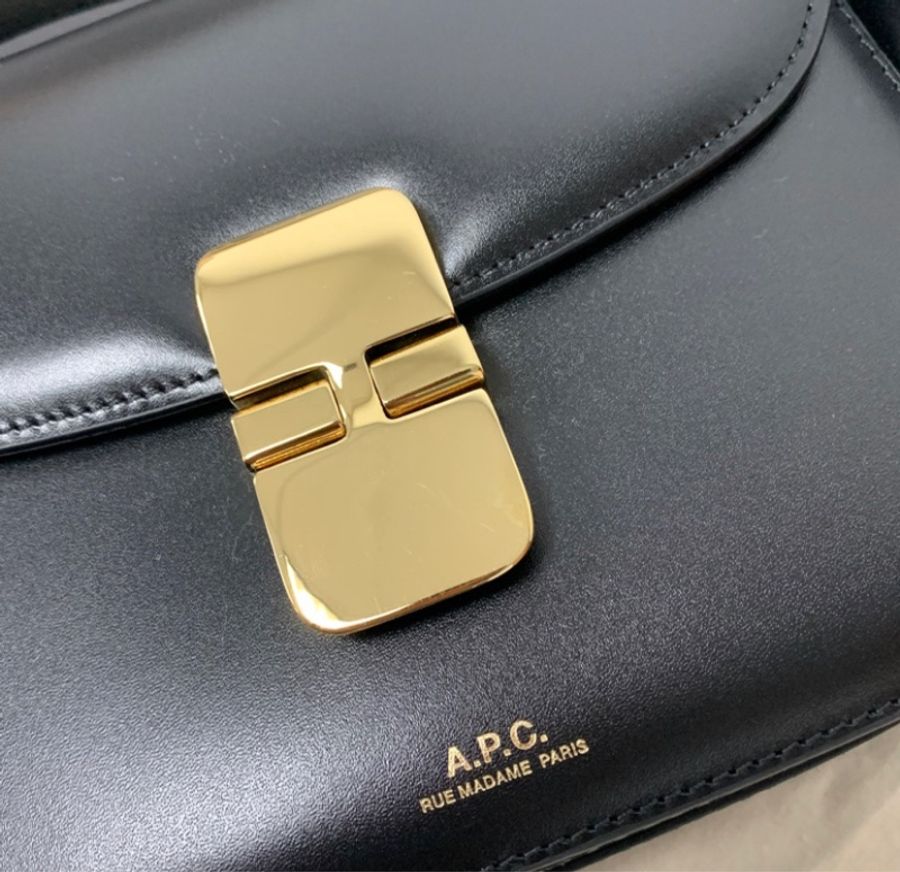 全新APC Grace mini shoulder bag (黑)-6
