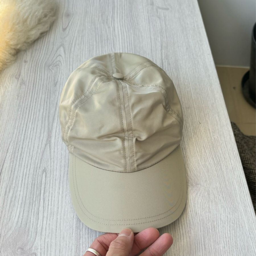 Burberry 卡其色棒球帽-1