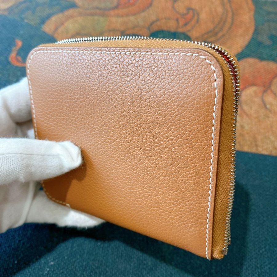 【99新】HERMES 經典silk in系列 棕色 EPSOM 小牛皮拉鍊絲巾短夾零錢包-2