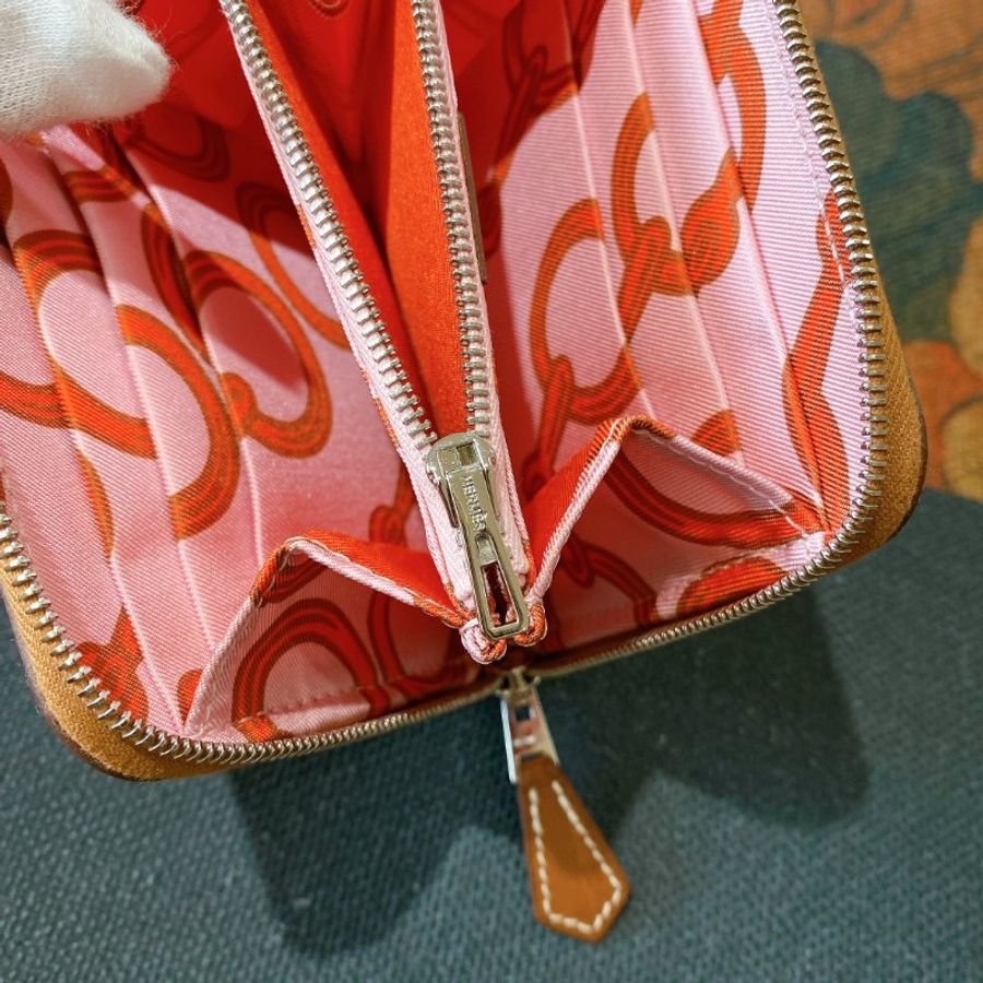 【99新】HERMES 經典silk in系列 棕色 EPSOM 小牛皮拉鍊絲巾短夾零錢包-8