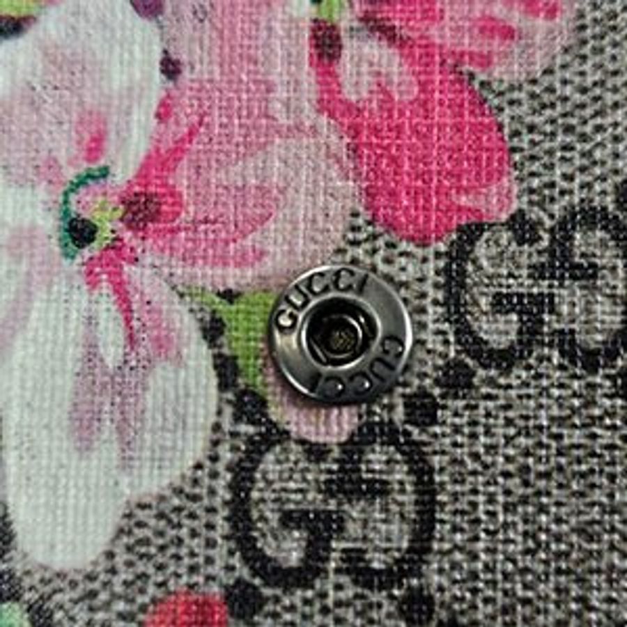 GUCCI 咖啡色 PVC 粉色天竺葵釦式長夾 404070-7