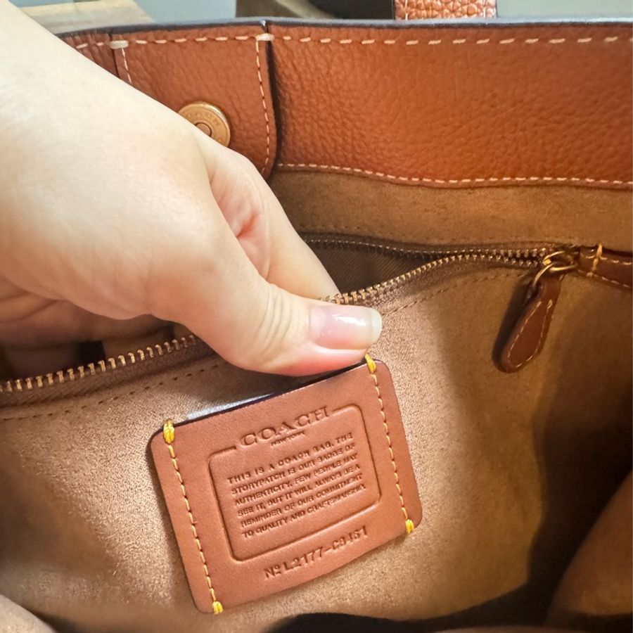 COACH 馬車標誌防刮 PVC手提/斜背兩用包 米駝色-2