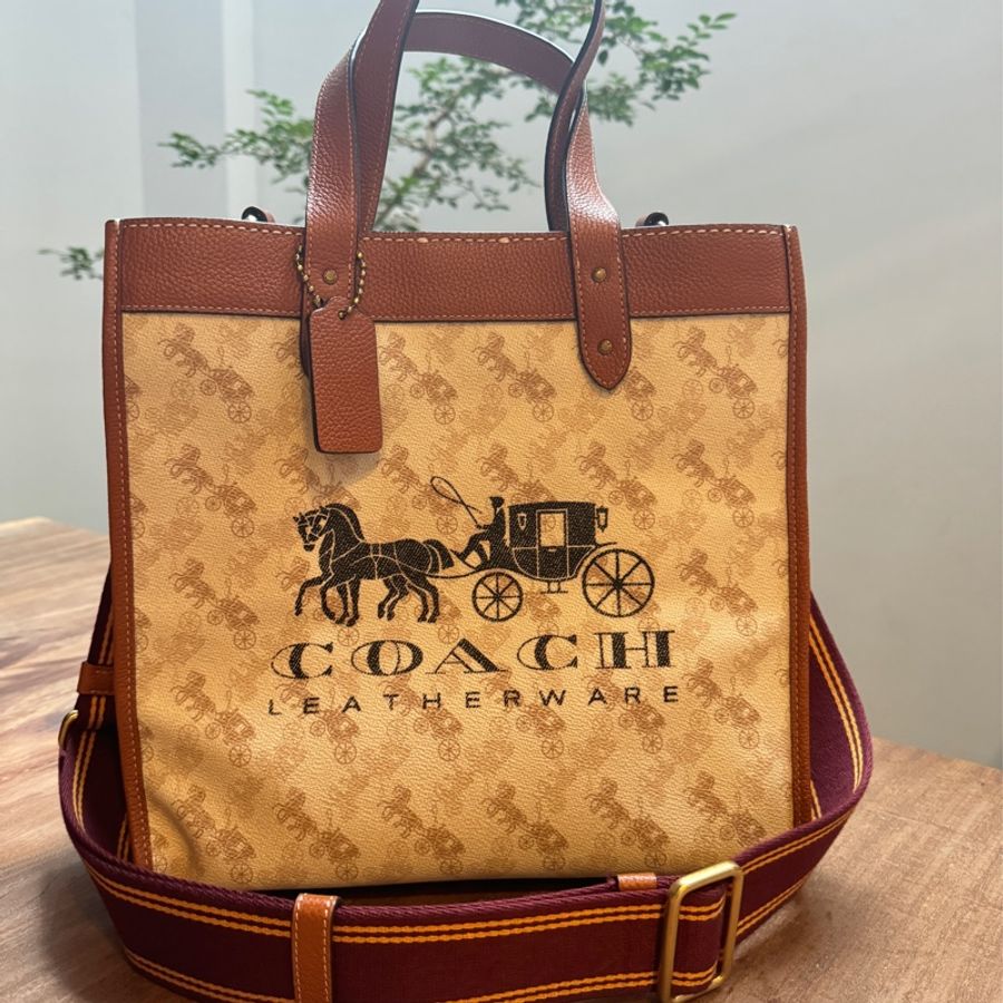 COACH 馬車標誌防刮 PVC手提/斜背兩用包 米駝色-5