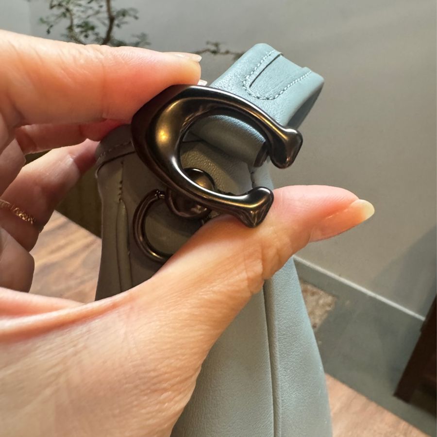 COACH TABBY HOBO 經典兩用新月包 (粉藍)-14