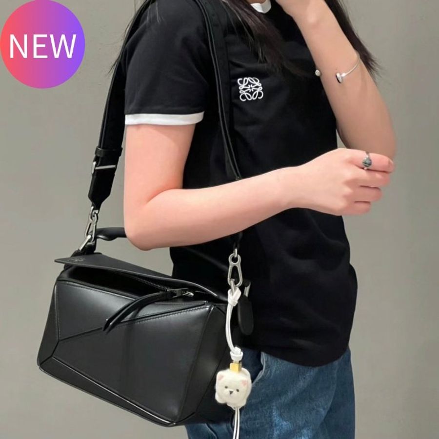 Loewe 緞面小牛皮小款 Puzzle包 黑色 寬版緹花肩帶《2024季度★全新商品 》-0