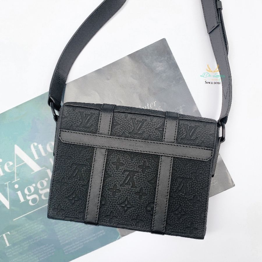 Louis Vuitton LV M57726 Trunk 黑色全皮壓紋掀蓋郵差包-3