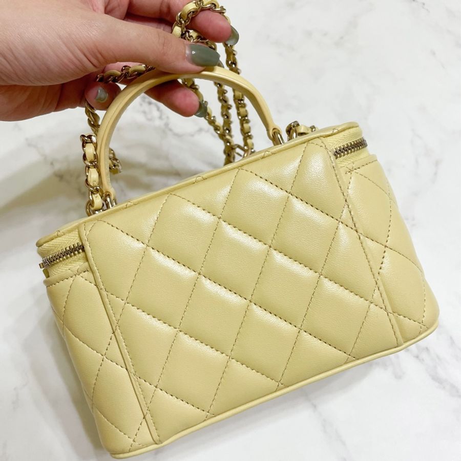 (近全新) Chanel 淡黃色羊皮長盒子-6
