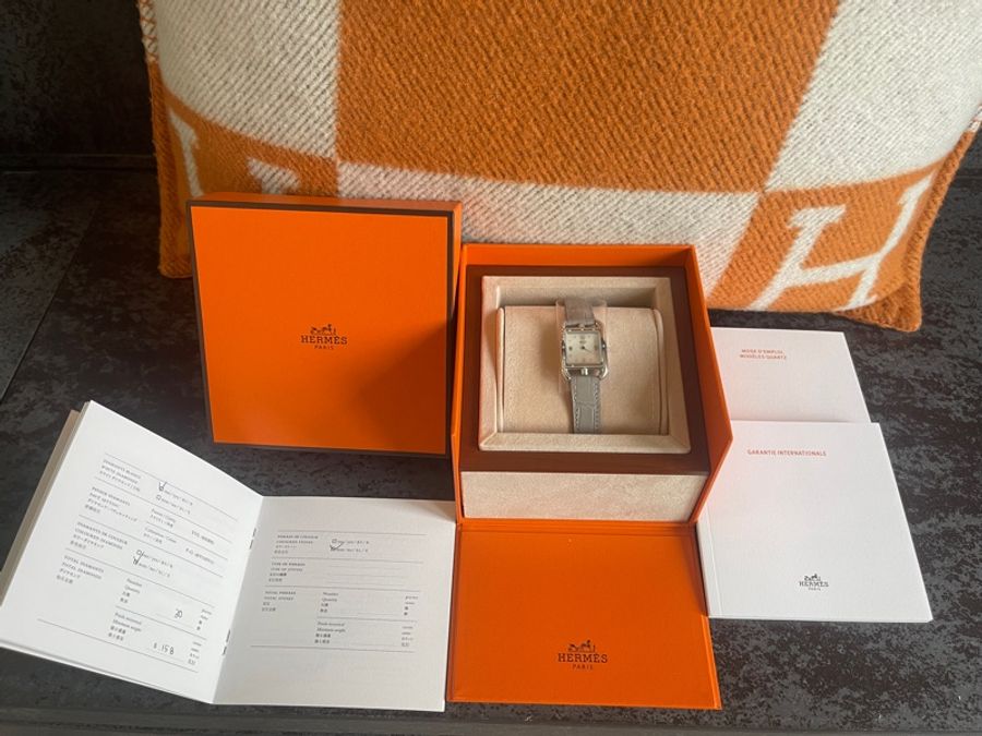全新全配Hermès 鑽石腕錶搭配灰色鱷魚皮帶-15