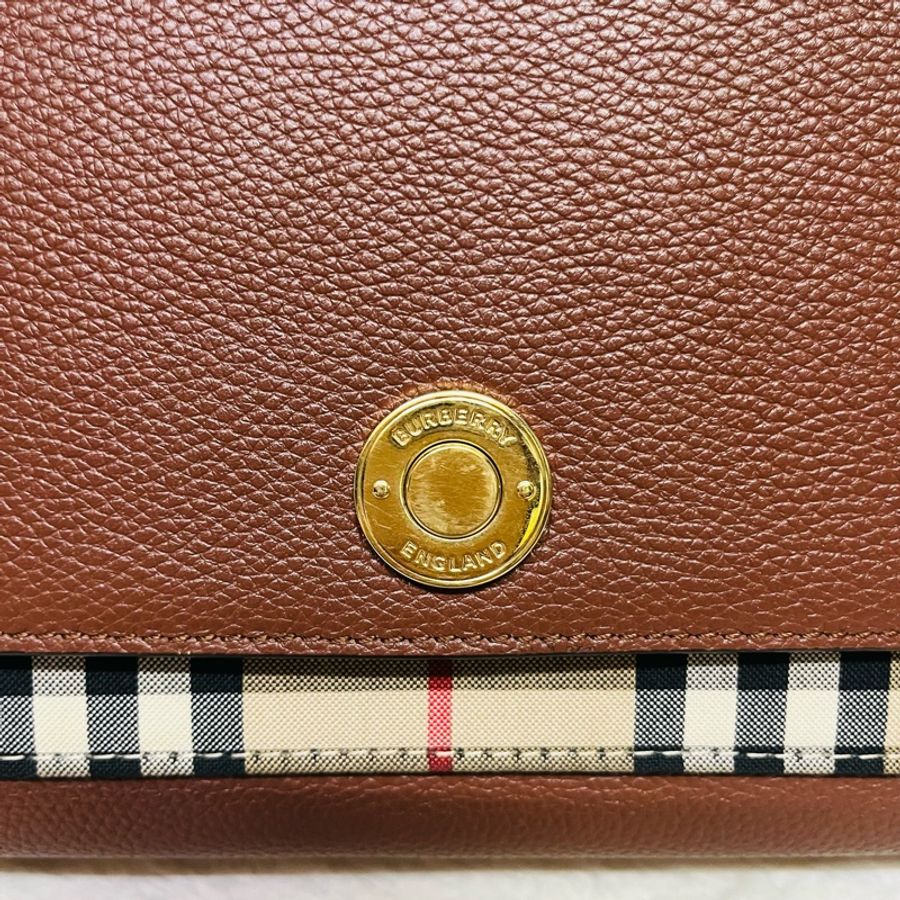 Burberry NOTE系列#經典格紋拼接牛皮斜背包(中/棕×米格紋)-4
