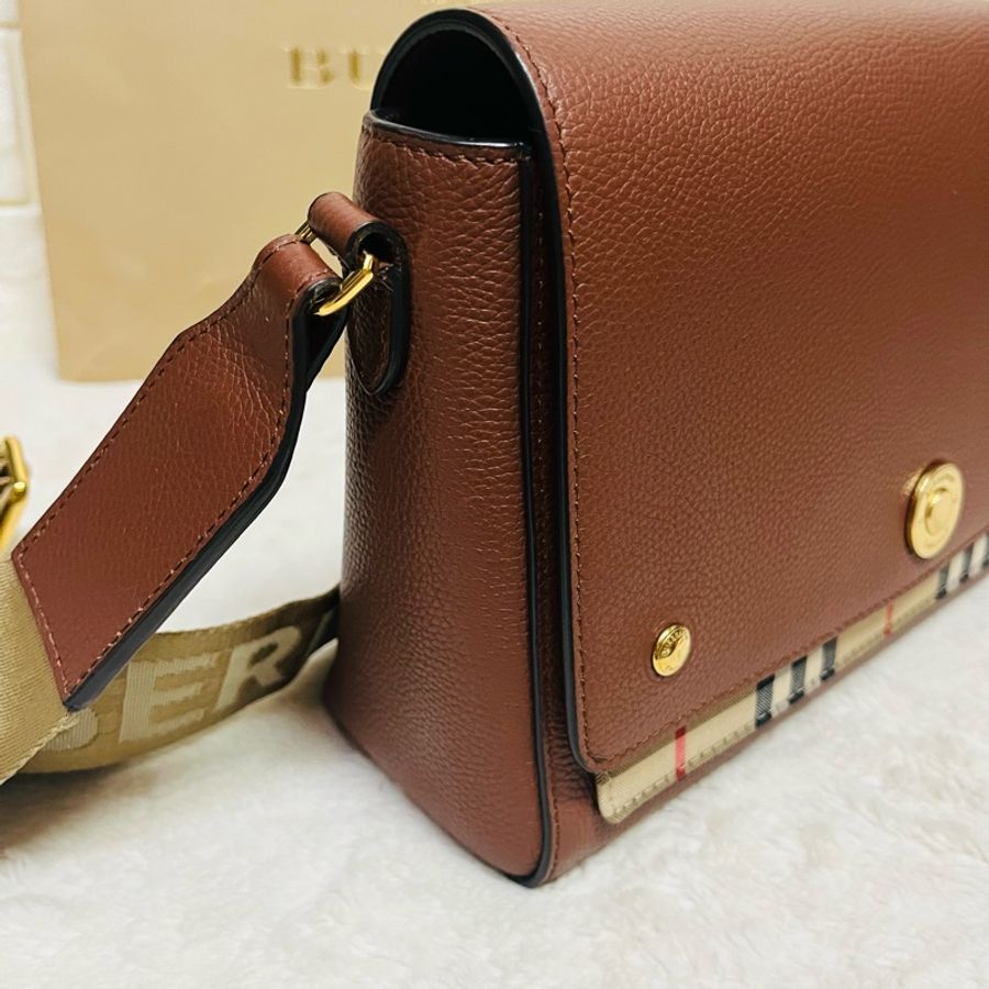 Burberry NOTE系列#經典格紋拼接牛皮斜背包(中/棕×米格紋)-6