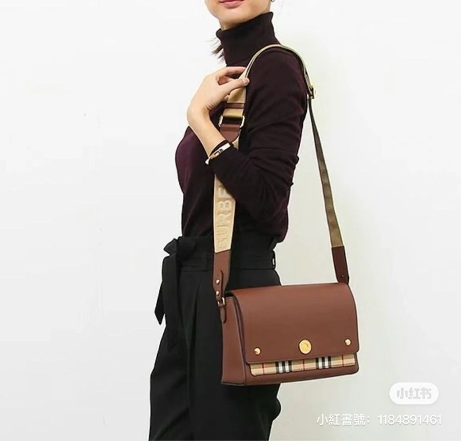 Burberry NOTE系列#經典格紋拼接牛皮斜背包(中/棕×米格紋)-32