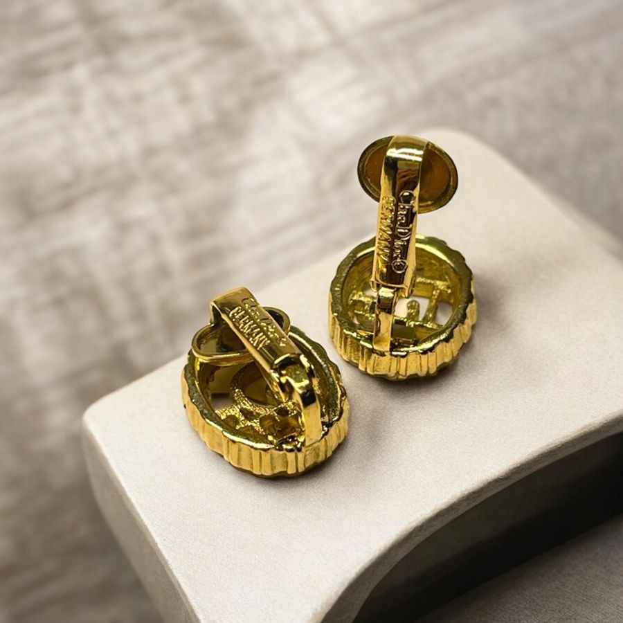 Dior logo水鑽夾式耳環-7