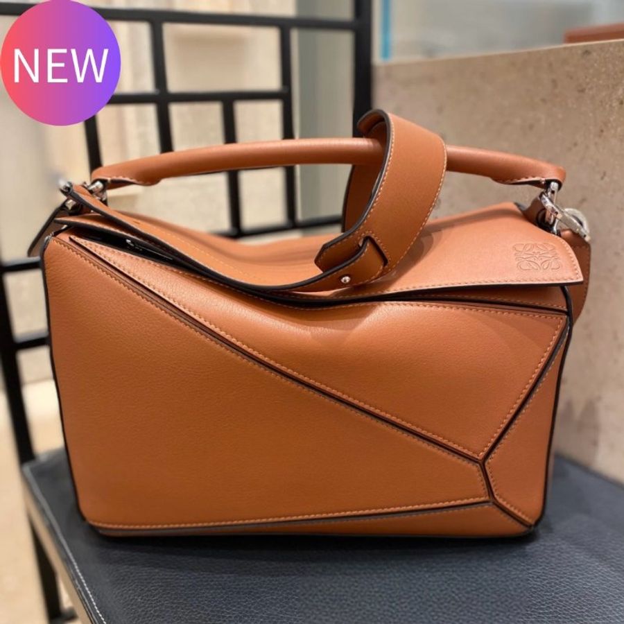 Loewe 經典小牛皮 中款 Puzzle 包 焦糖色《2024季度★全新商品 》-0
