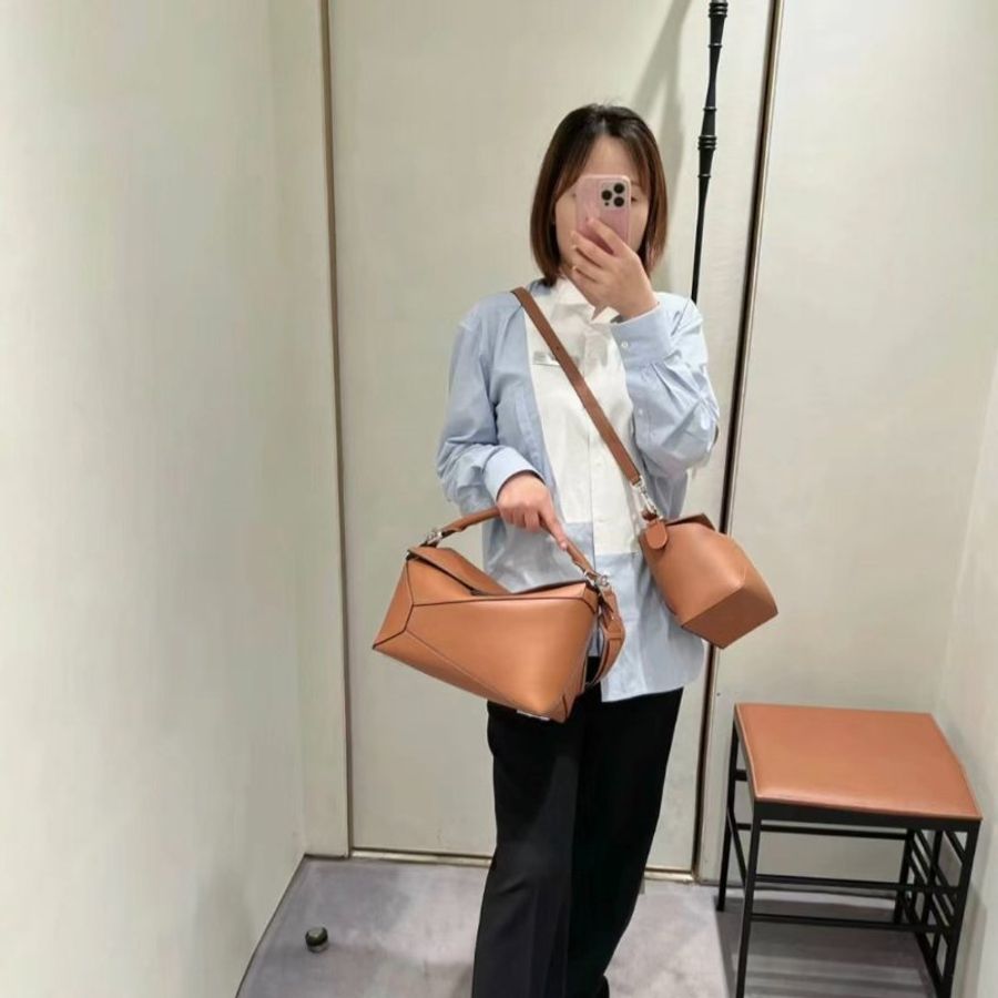 Loewe 經典小牛皮 中款 Puzzle 包 焦糖色《2024季度★全新商品 》-1
