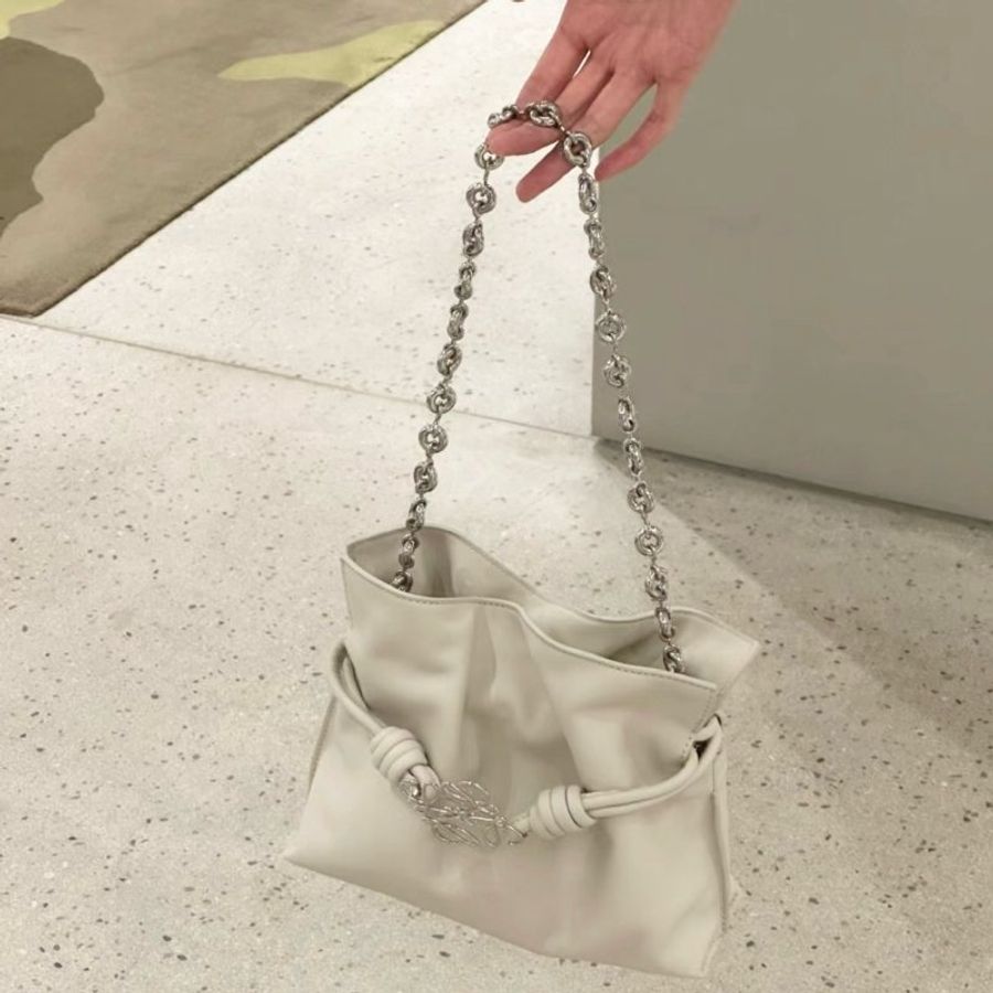 Loewe 納帕小牛皮迷你 Flamenco 包   海鹽白/新款肩帶可拆卸《2024季度★全新商品 》-1