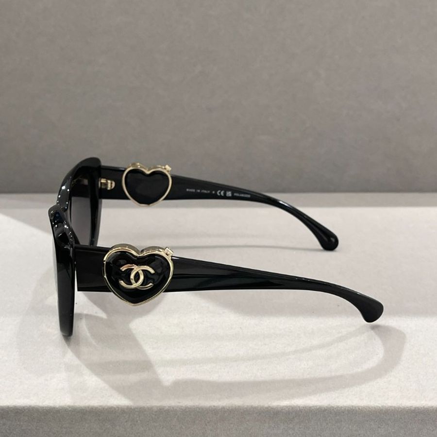 CHANEL 5517 大框貓眼墨鏡 鏡腿法琅雙C logo  打開是個小鏡子-2
