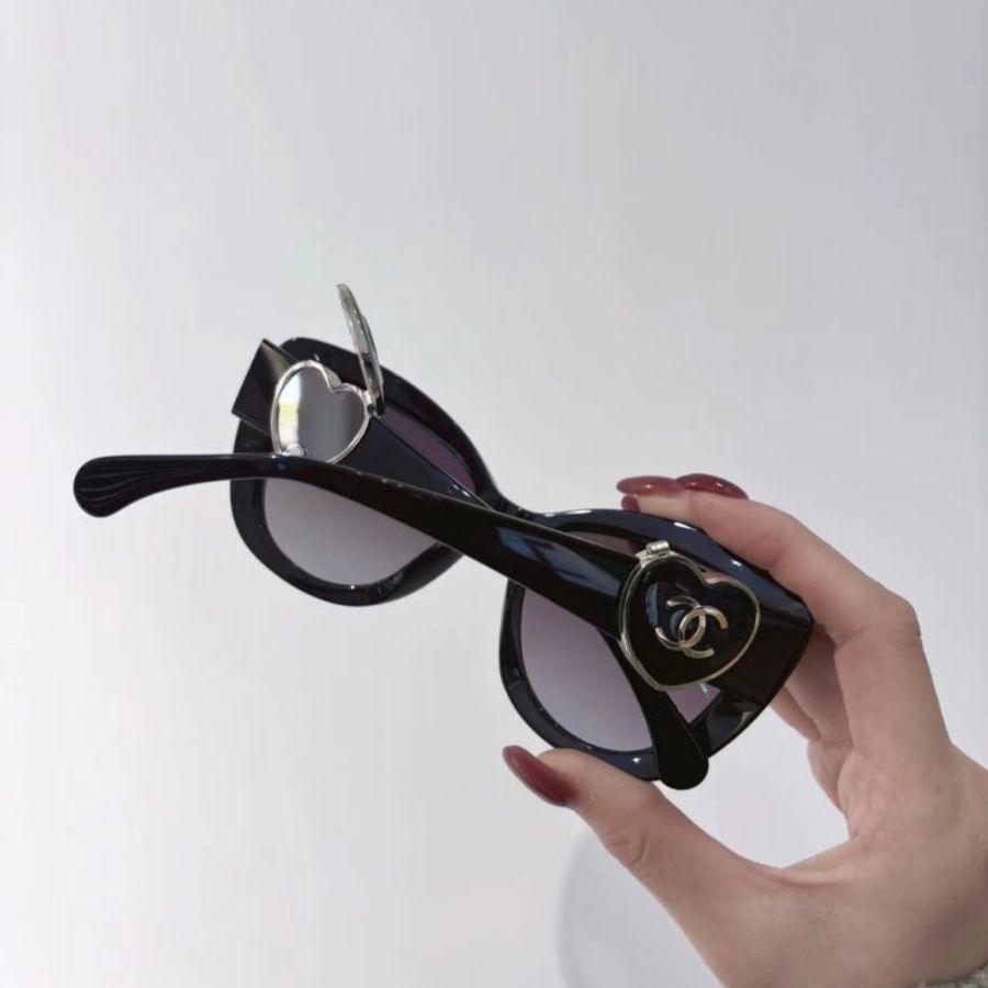 CHANEL 5517 大框貓眼墨鏡 鏡腿法琅雙C logo  打開是個小鏡子-3