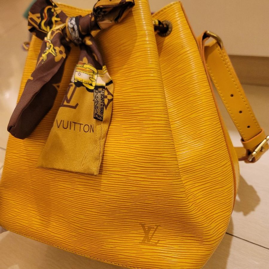 ♥限時優惠♥LV EPI皮革 水波紋Petit Noe 水桶包 (黃色/紫色)-3