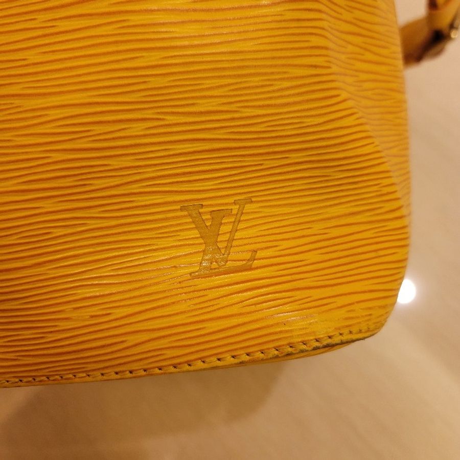 ♥限時優惠♥LV EPI皮革 水波紋Petit Noe 水桶包 (黃色/紫色)-4