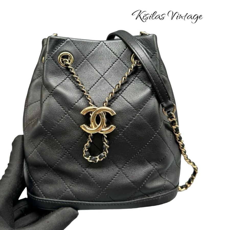 Chanel 小牛皮水桶-0