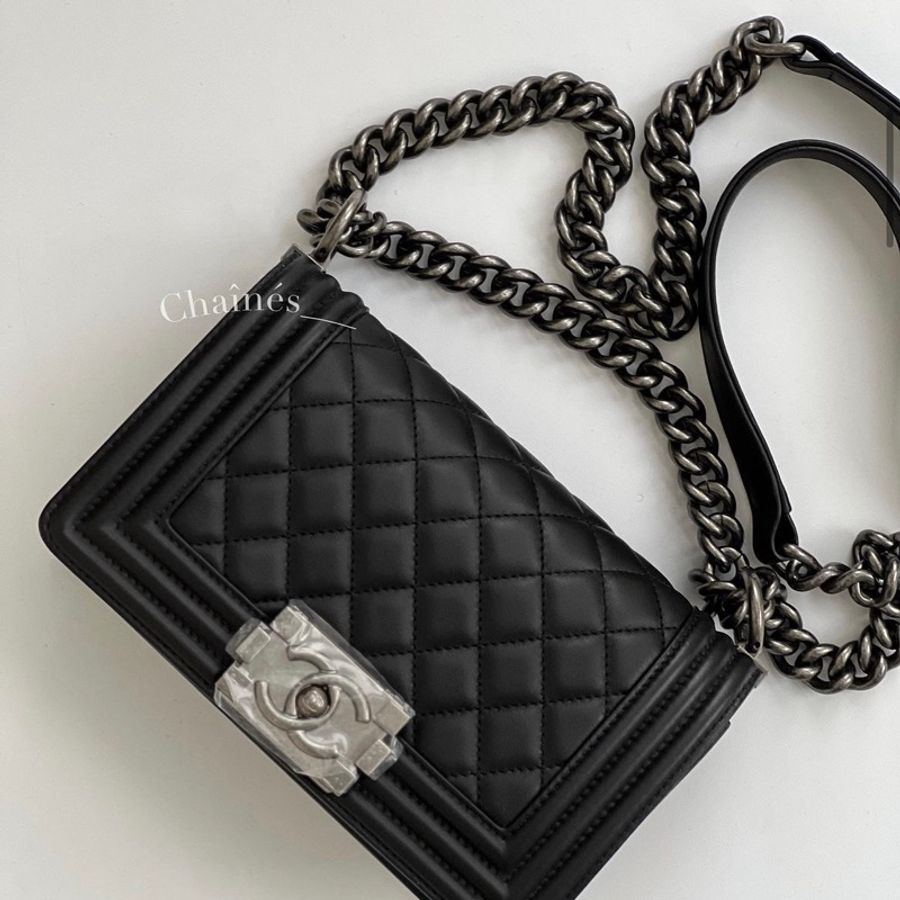 Chanel boy 20 小牛皮(全新）-3