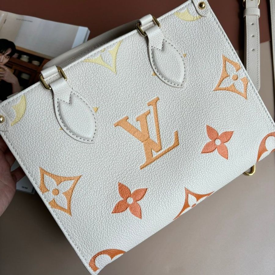::LOUIS VUITTON:: LV M46513 漸層ONTHEGO 小款-1