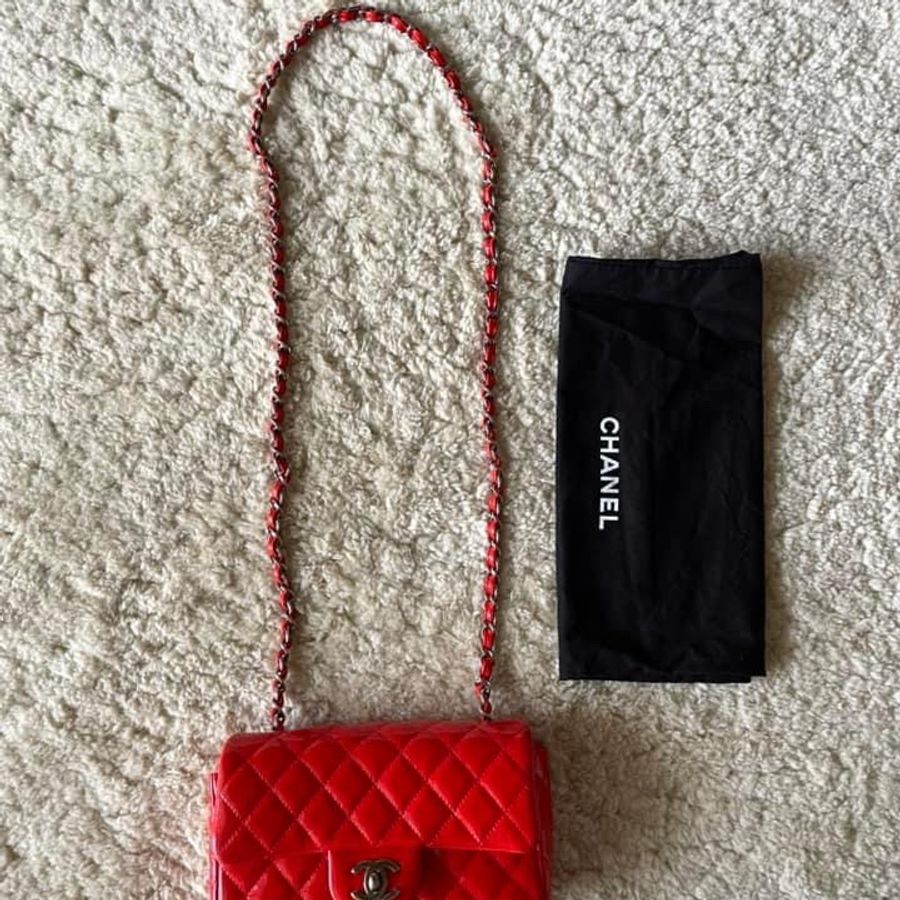 Chanel coco 20 漆皮亮紅色-2