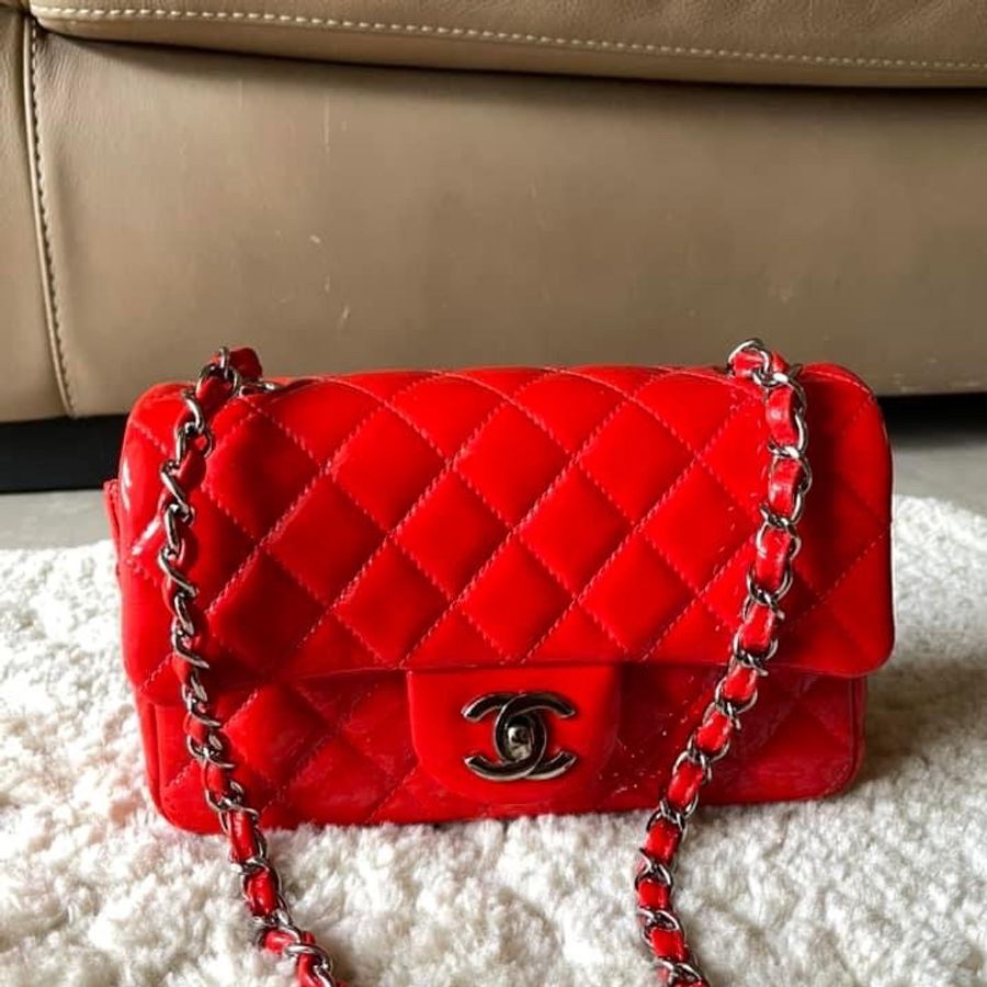 Chanel coco 20 漆皮亮紅色-4