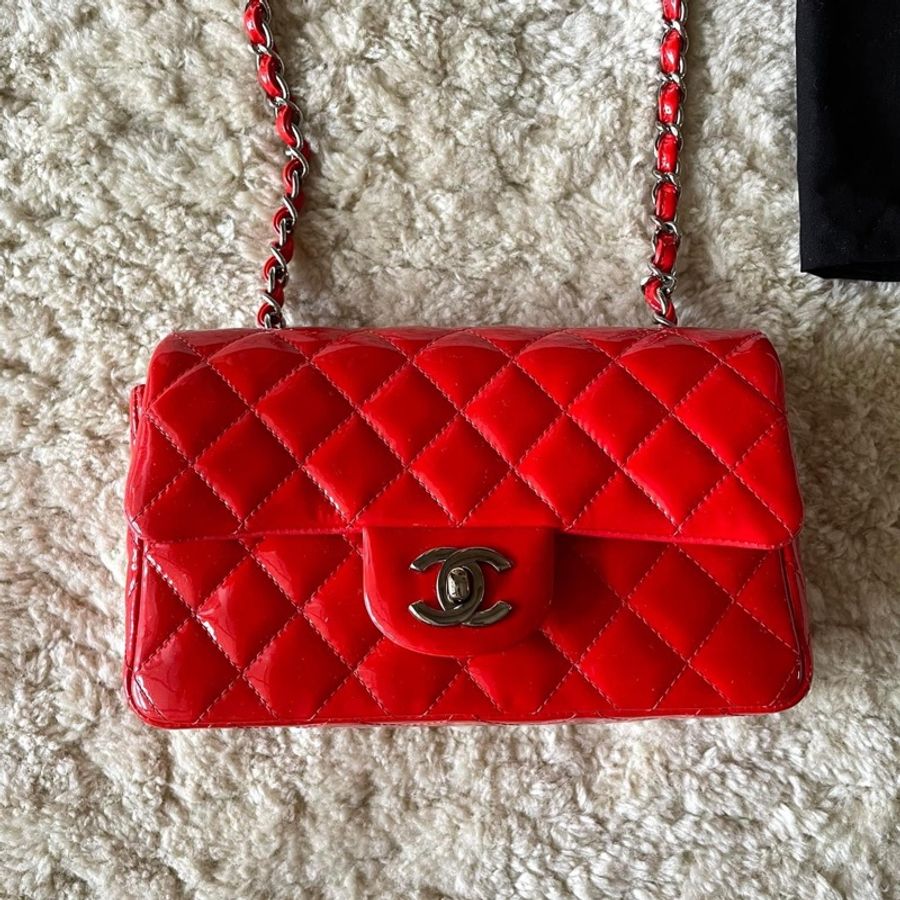 Chanel coco 20 漆皮亮紅色-6