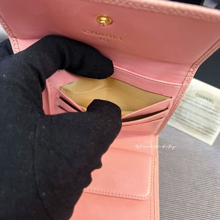 Chanel 淺粉紅色荔枝皮短銀包-19