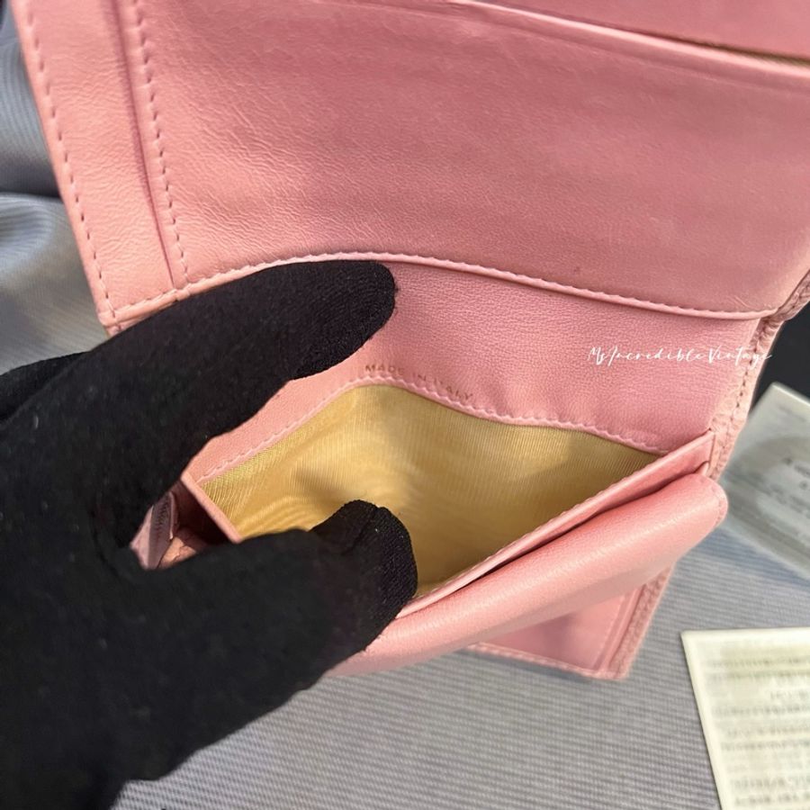 Chanel 淺粉紅色荔枝皮短銀包-22