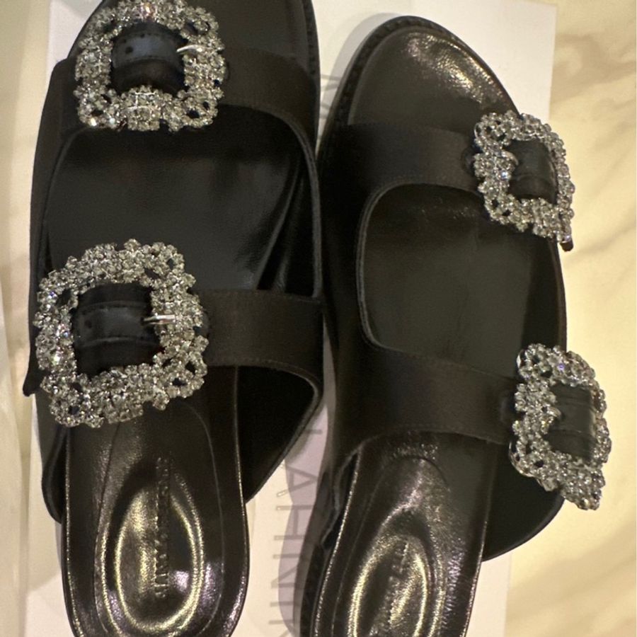 Manolo BLAHNIK女鞋全新購於櫃位有購證全配size37黑色全鑽日本限定版Manolo BLAHNIK 黑色全鑽涼鞋-6