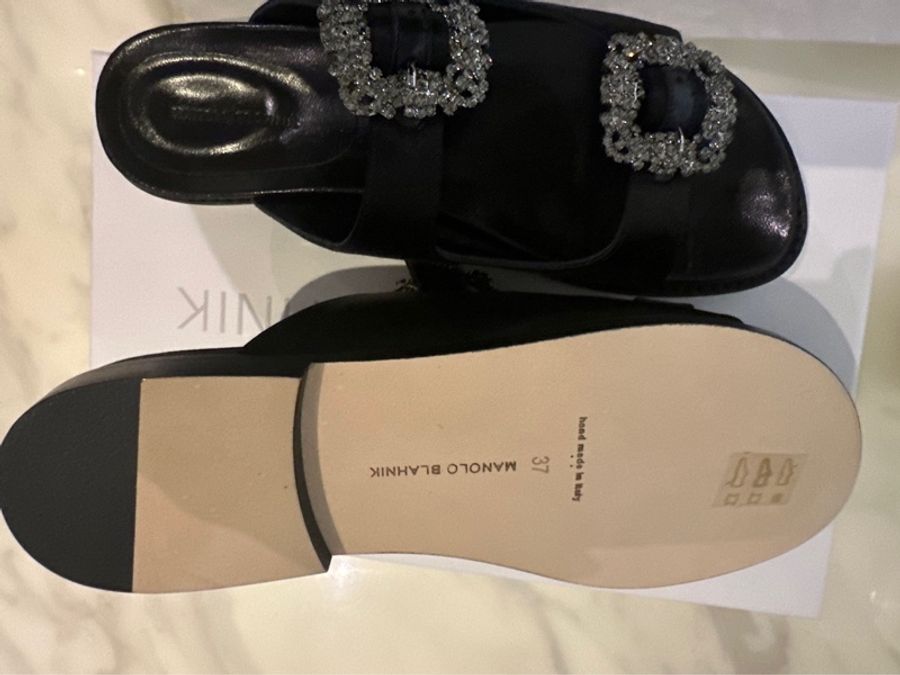 Manolo BLAHNIK女鞋全新購於櫃位有購證全配size37黑色全鑽日本限定版Manolo BLAHNIK 黑色全鑽涼鞋-17
