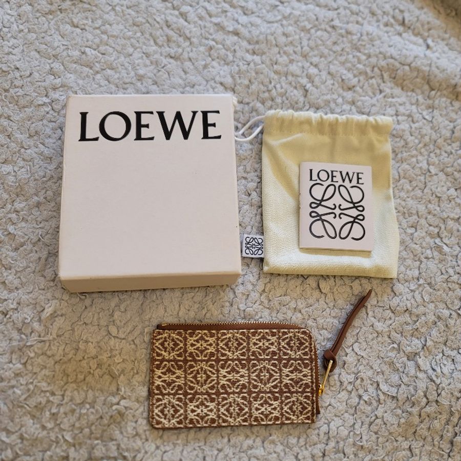 🎊新年大優惠🎊 LOEWE LOGO織布拉鍊卡片零錢包 卡包 錢包(焦糖色)-0