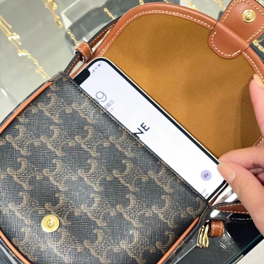 Celine 196702 Cuir 老花凱旋門迷你 Besace包《2024季度新品》-5