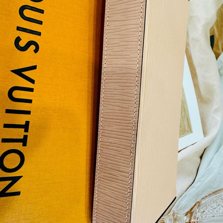 全新LV LOUIS VUITTON 側背包 EPI信封 三合一鏈條包-6
