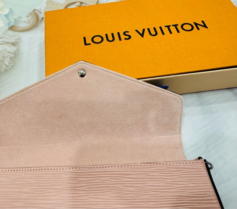 全新LV LOUIS VUITTON 側背包 EPI信封 三合一鏈條包-23
