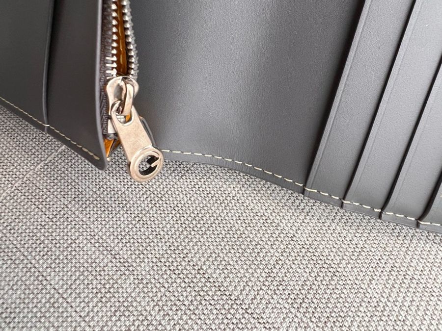 GOYARD 高雅德灰色 Logo長夾 精品長夾 錢包 品牌長夾 長夾 時尚百搭 簡約 百搭 尺寸17.7 x10cm 買了少用九成新以上 高標繞道-8