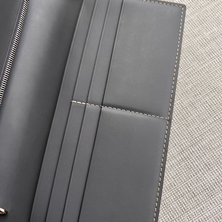 GOYARD 高雅德灰色 Logo長夾 精品長夾 錢包 品牌長夾 長夾 時尚百搭 簡約 百搭 尺寸17.7 x10cm 買了少用九成新以上 高標繞道-13