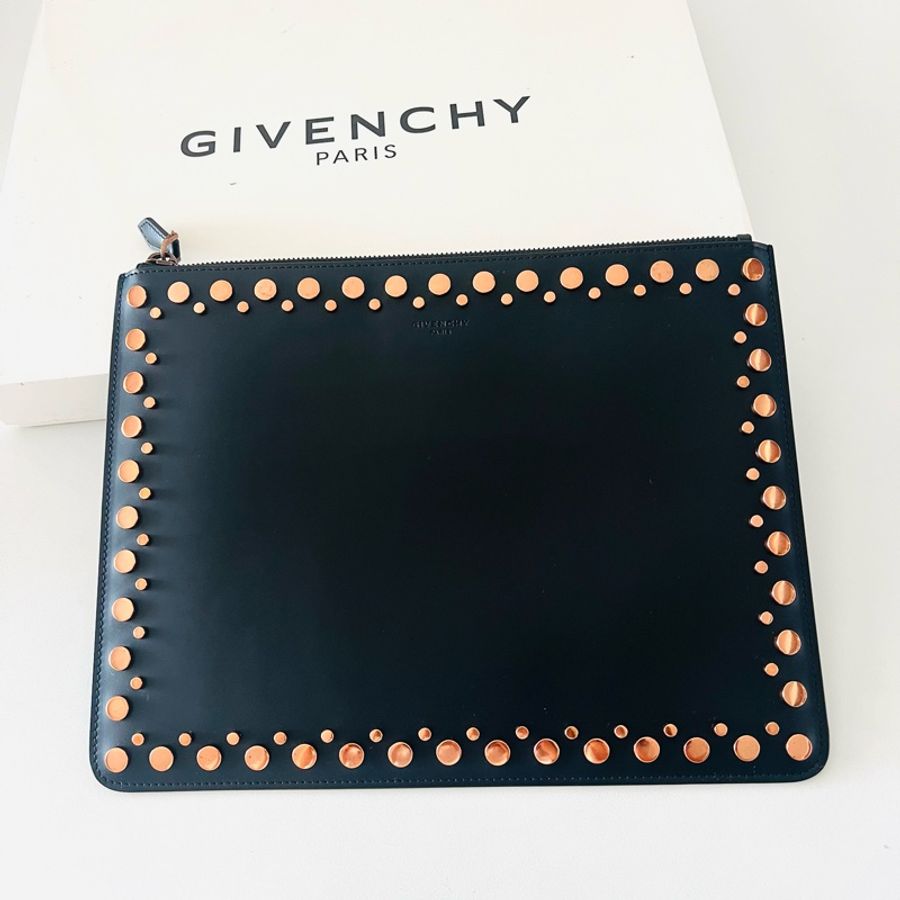 二手 紀凡希 GIVENCHY 小牛皮 玫瑰金鉚釘黑色皮革手拿包-0